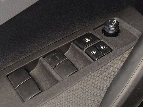 Used 2023 Toyota Corolla LE image 27