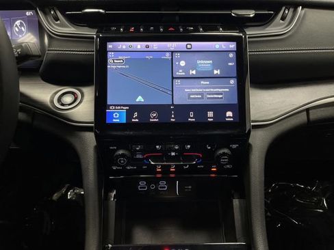 Used 2023 Jeep Grand Cherokee Limited w/ Luxury Tech Group II image 8