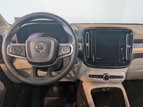 Used 2023 Volvo XC40 B5 Plus w/ Protection Package Premier image 16