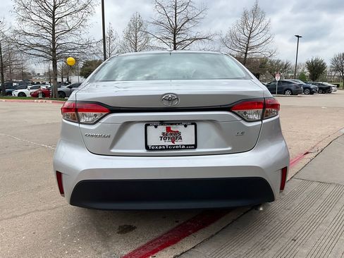 Used 2025 Toyota Corolla LE image 7