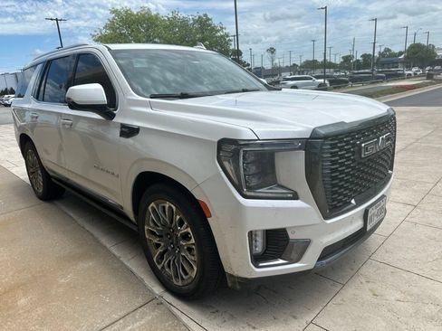 Used 2023 GMC Yukon Denali Ultimate AWD/4WD image 7