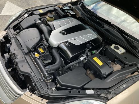 Used 2005 Lexus SC 430 Convertible image 34