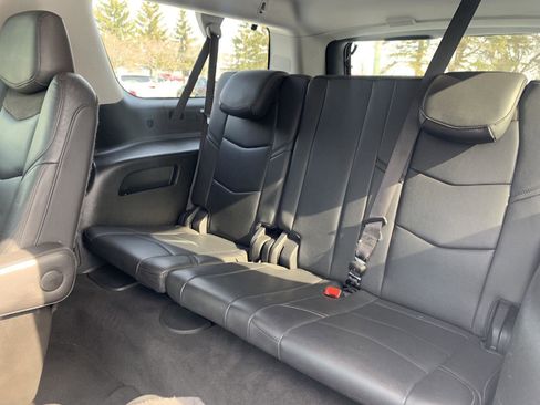 Used 2020 Cadillac Escalade ESV Luxury image 36