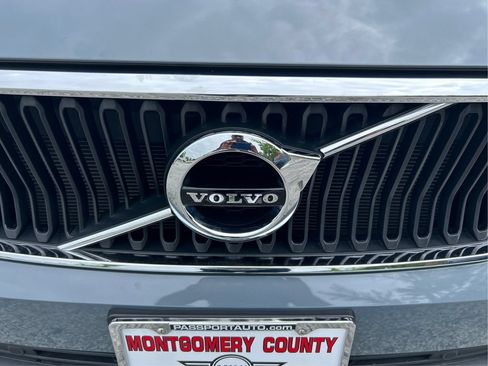 Used 2020 Volvo XC40 T5 Momentum w/ Protection Package Premier AWD/4WD image 37