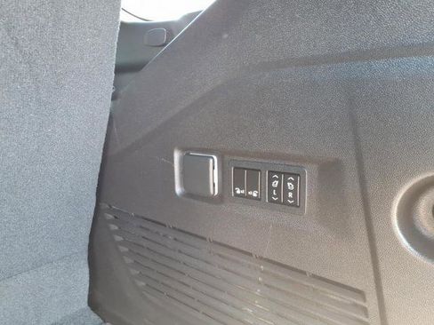 Used 2021 Chevrolet Tahoe RST w/ Luxury Package AWD/4WD image 12