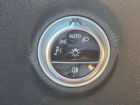 Used 2024 Mercedes-Benz C 300 4MATIC Sedan image 34