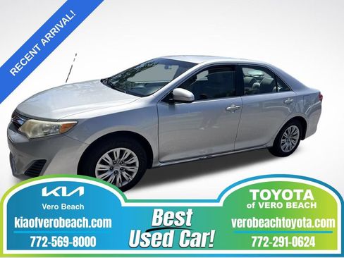 Used 2012 Toyota Camry LE FWD image 1