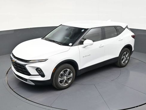 Used 2023 Chevrolet Blazer LT FWD image 12