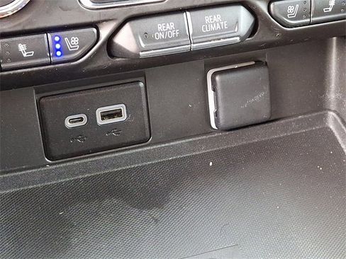 Used 2023 GMC Yukon XL SLT image 26