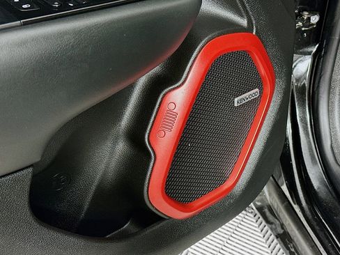 Used 2020 Jeep Renegade Trailhawk w/ Premium Leather Group image 26