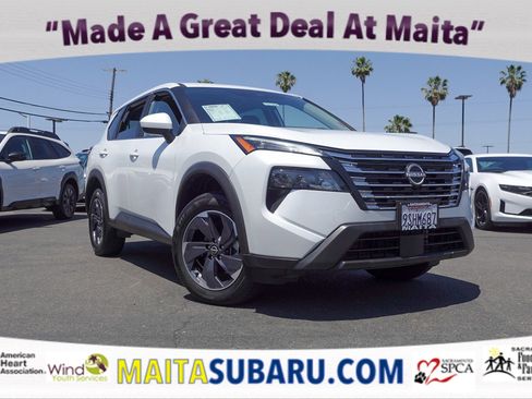 Used 2024 Nissan Rogue SV FWD image 1