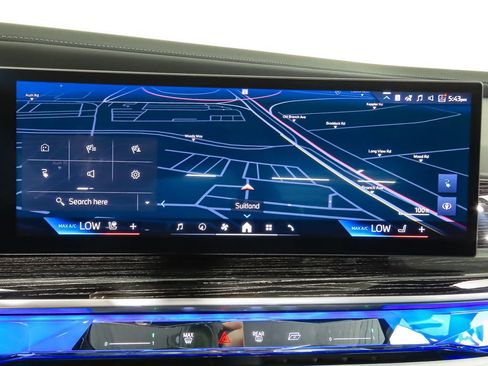 Used 2025 BMW i7 eDrive50 w/ M Sport Package RWD image 21
