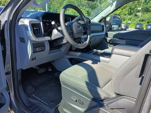 Used 2024 Ford F250 XLT w/ FX4 Off-Road Package AWD/4WD image 2