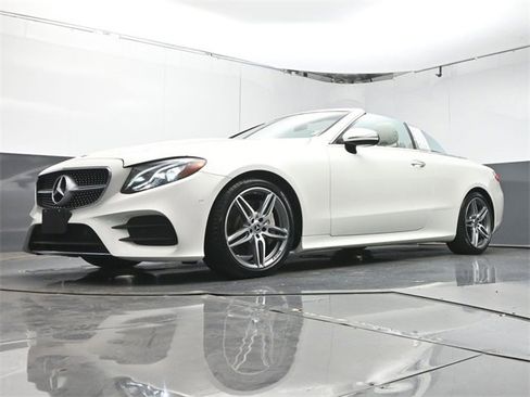 Used 2018 Mercedes-Benz E 400 E 400 image 32