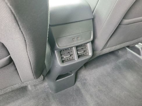 Used 2025 Chevrolet Equinox LT FWD image 13