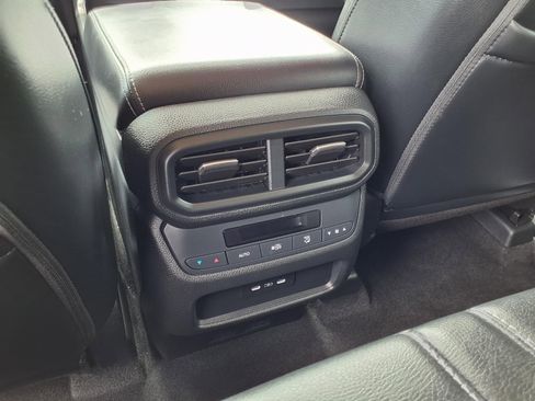Used 2025 Honda Pilot EX-L image 14