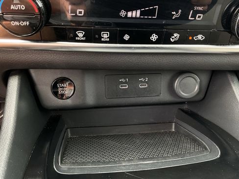 Used 2025 Nissan Rogue SV FWD image 22