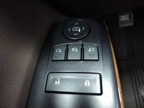 Used 2014 GMC Sierra 1500 SLT w/ SLT Crew Cab Value Package image 22