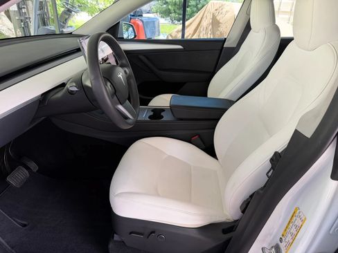 Used 2023 Tesla Model Y Long Range AWD/4WD image 15