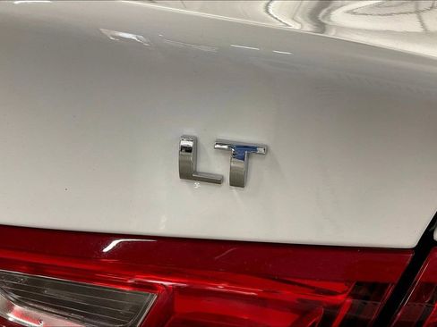 Used 2024 Chevrolet Malibu LT FWD image 9