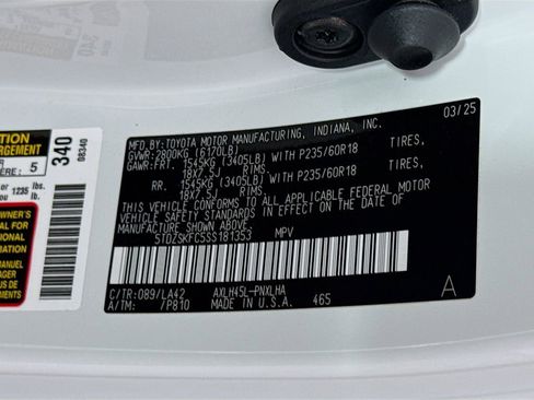 Used 2025 Toyota Sienna Limited AWD/4WD image 35