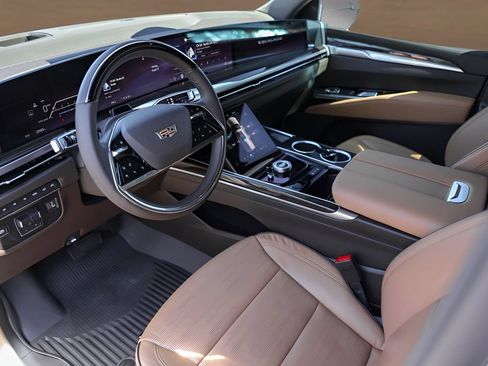 Used 2025 Cadillac Escalade Premium Luxury w/ Touring Package AWD/4WD image 10