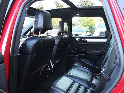 Used 2016 Porsche Cayenne GTS AWD/4WD image 8