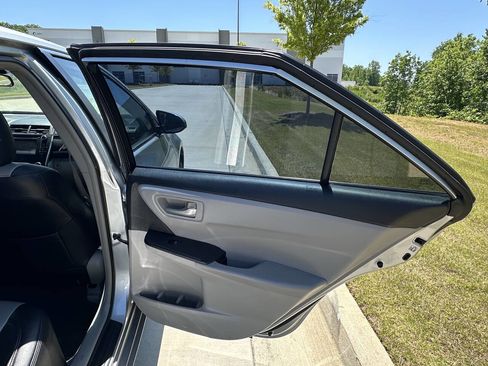 Used 2015 Toyota Camry LE FWD image 15