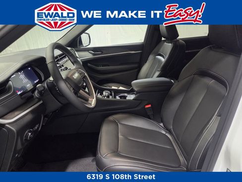 New 2025 Jeep Grand Cherokee Limited image 7