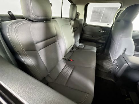 Used 2022 Nissan Frontier SV AWD/4WD image 25
