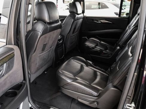 Used 2020 Cadillac Escalade ESV Platinum RWD image 42