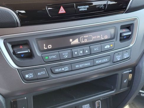 Used 2022 Honda Pilot Special Edition image 12