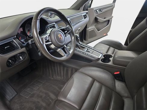 Used 2015 Porsche Macan S image 19