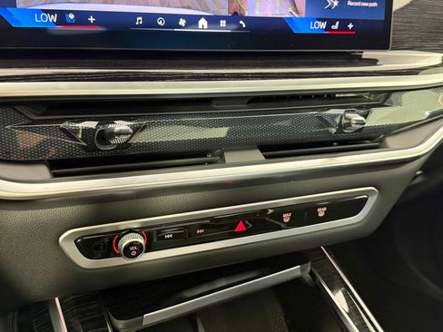 Used 2026 BMW X7 xDrive40i w/ M Sport Package image 21