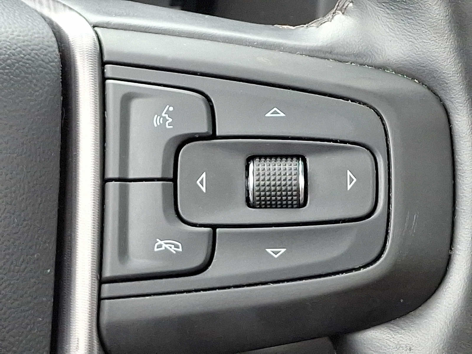 Used 2024 GMC Yukon Denali Ultimate AWD/4WD image 24