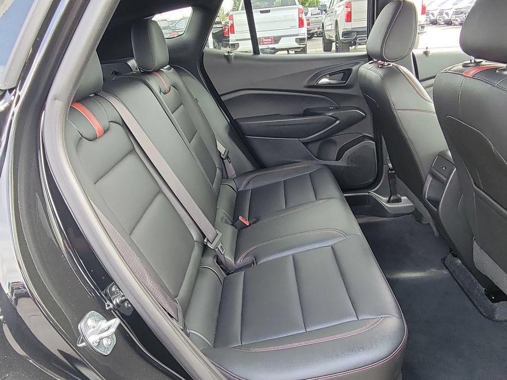 Used 2026 Chevrolet Trax RS w/ Driver Confidence Package FWD image 25