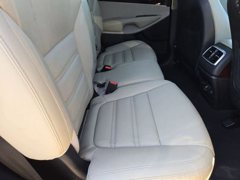 Used 2017 Kia Sorento EX w/ EX Advanced Touring Package image 20