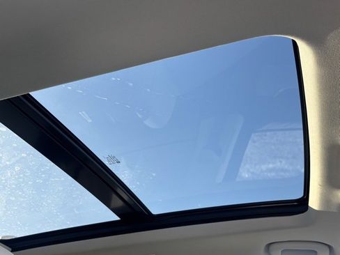 Used 2023 Cadillac XT6 Premium Luxury image 17