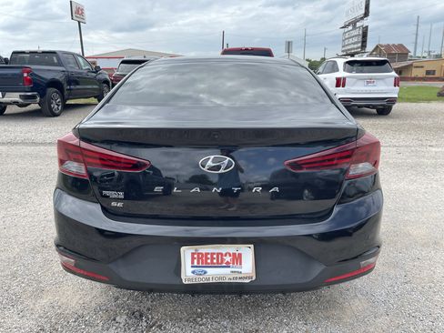 Used 2020 Hyundai Elantra SE FWD image 5