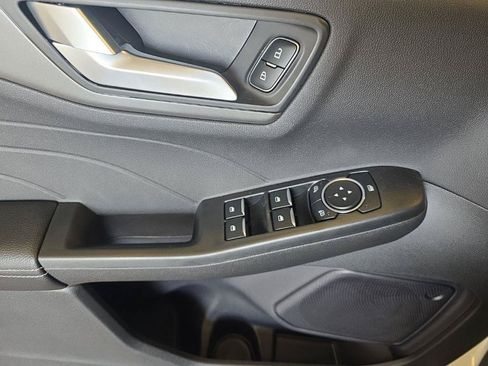 New 2024 Ford Escape SE FWD image 11