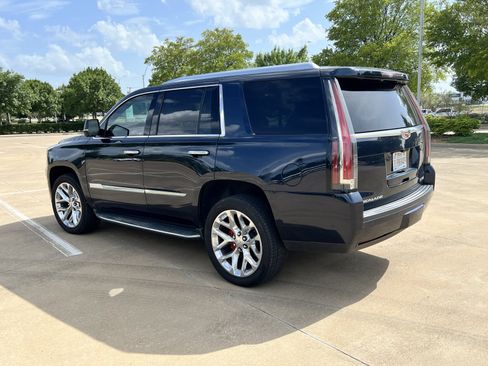 Used 2017 Cadillac Escalade Luxury RWD image 7