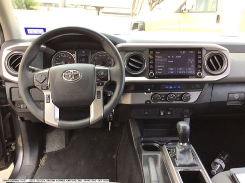 Used 2022 Toyota Tacoma SR5 RWD image 13