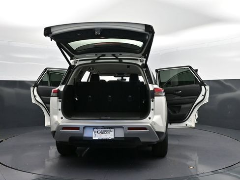 Used 2023 Nissan Pathfinder SL w/ Lighting Package (N92) image 55