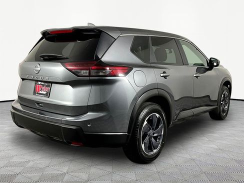Certified 2025 Nissan Rogue SV FWD image 6
