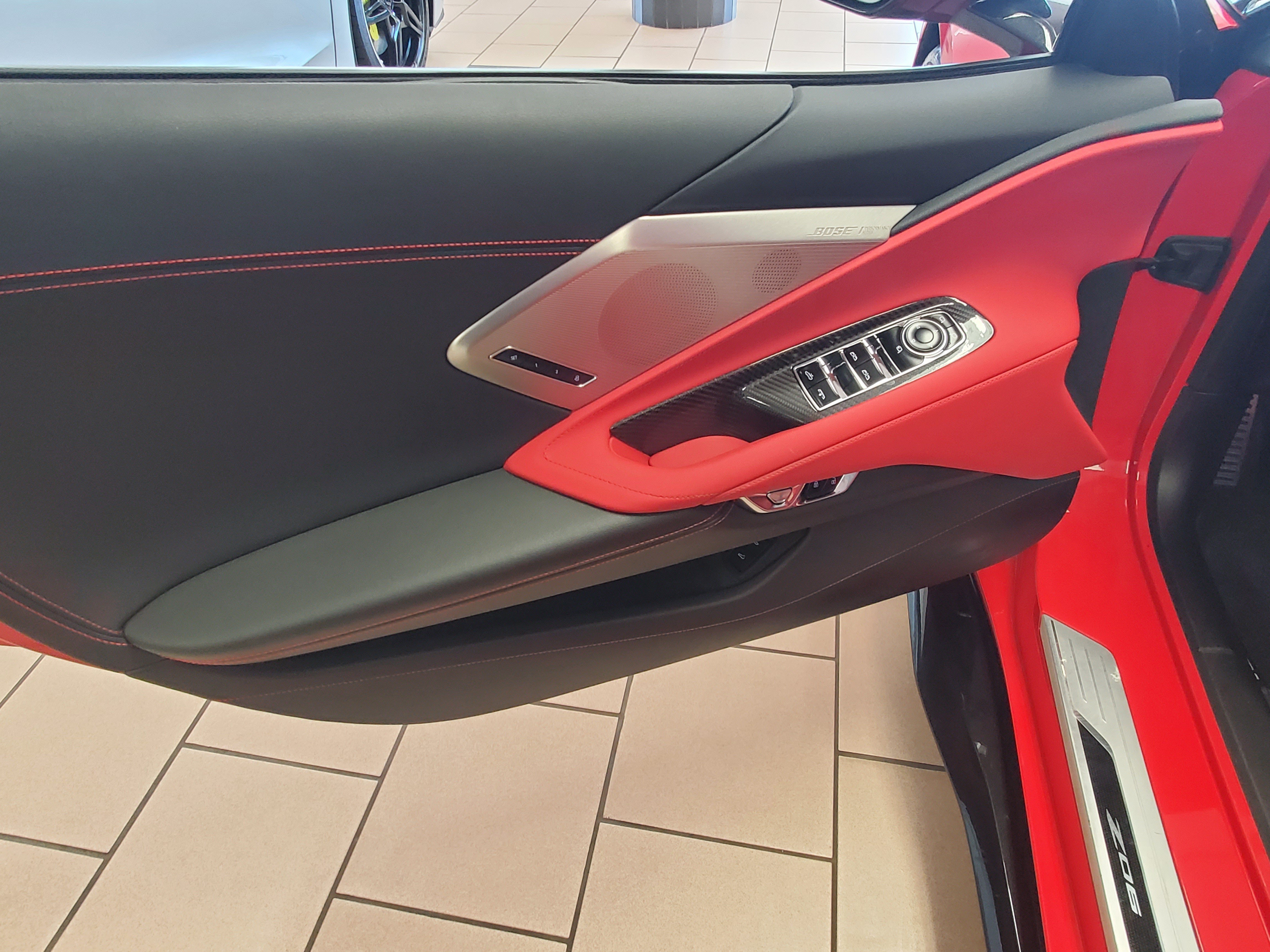 Used 2025 Chevrolet Corvette Z06 RWD image 9