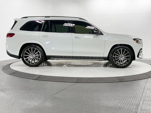 Used 2024 Mercedes-Benz GLS 580 4MATIC image 37