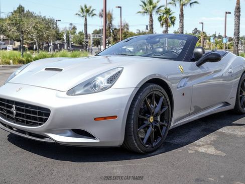 Used 2012 Ferrari California RWD image 14