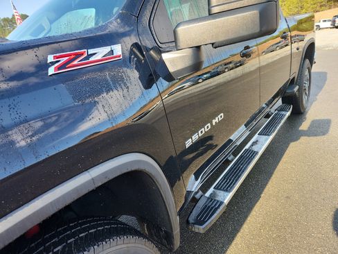 Used 2021 Chevrolet Silverado 2500 LT w/ Convenience Package image 7