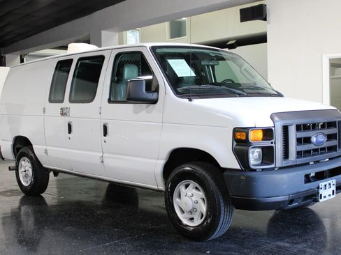 Used 2009 Ford E-350 and Econoline 350 Super Duty RWD image 1