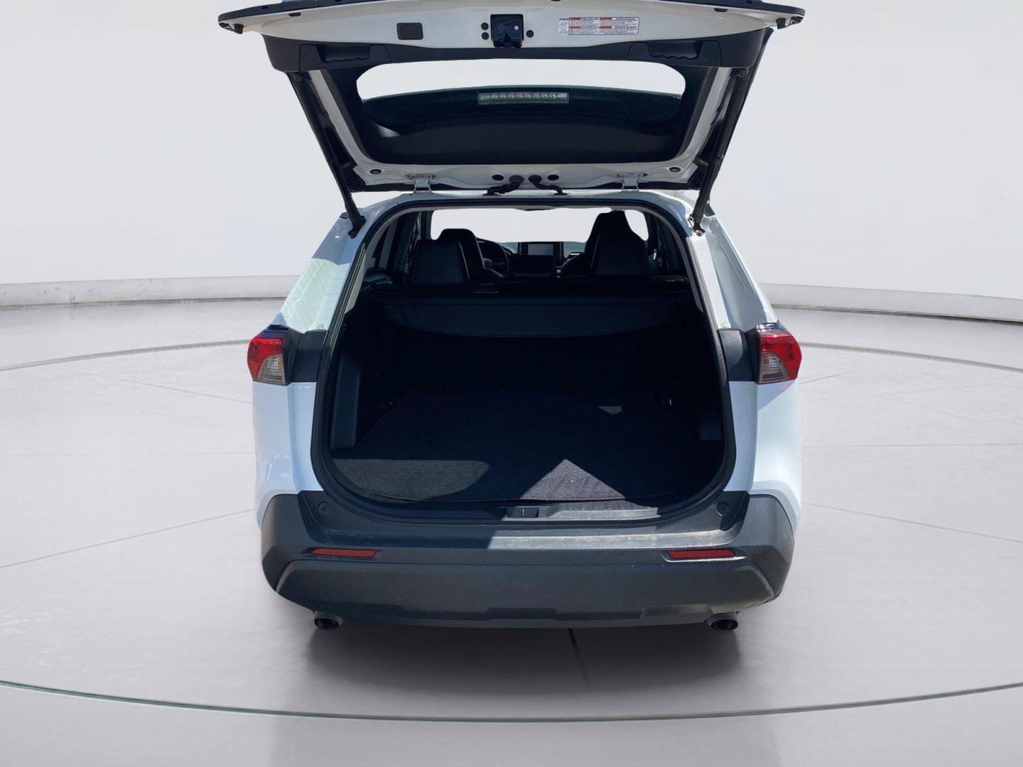 Used 2020 Toyota RAV4 XLE Premium FWD image 25